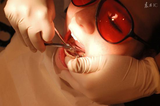 晚上磨牙是什么病|磨牙|蛔虫_新浪健康_新浪网