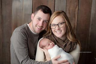 26岁母亲通过试管婴儿诞下“24岁”女婴