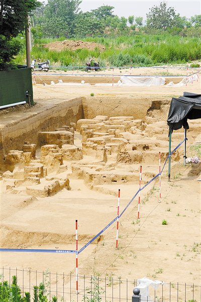 裴李岗遗址发掘现场 本组图片由郑州市文物局 王羿 摄