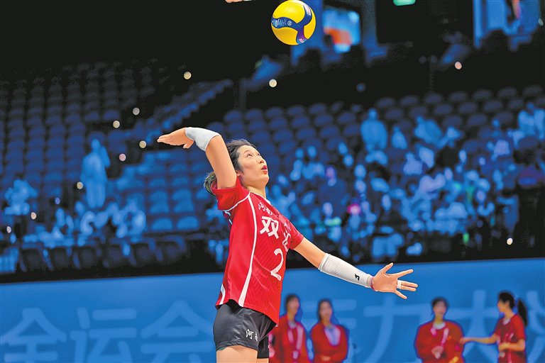 河南女排全运会首战力克天津队，朱婷得到全场最高的26分。 记者 邓放 摄