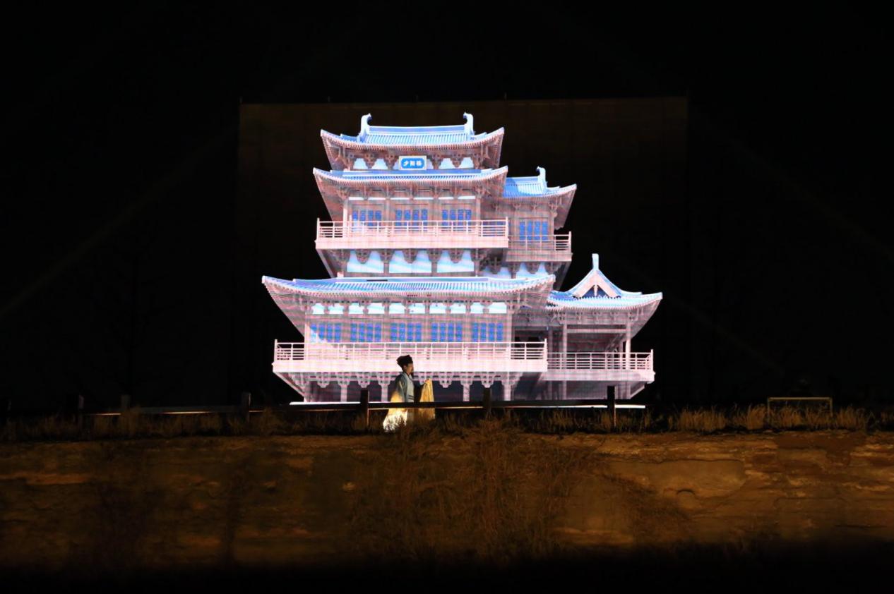 2024年1月，郑州管城区城南路西南城墙上的“古夕阳楼”灯光秀 郭乃中摄
