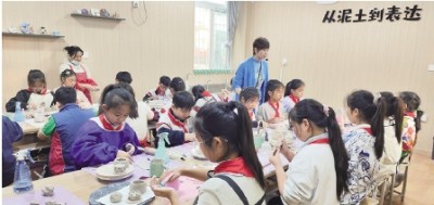 多彩社团课助力学生多元化发展