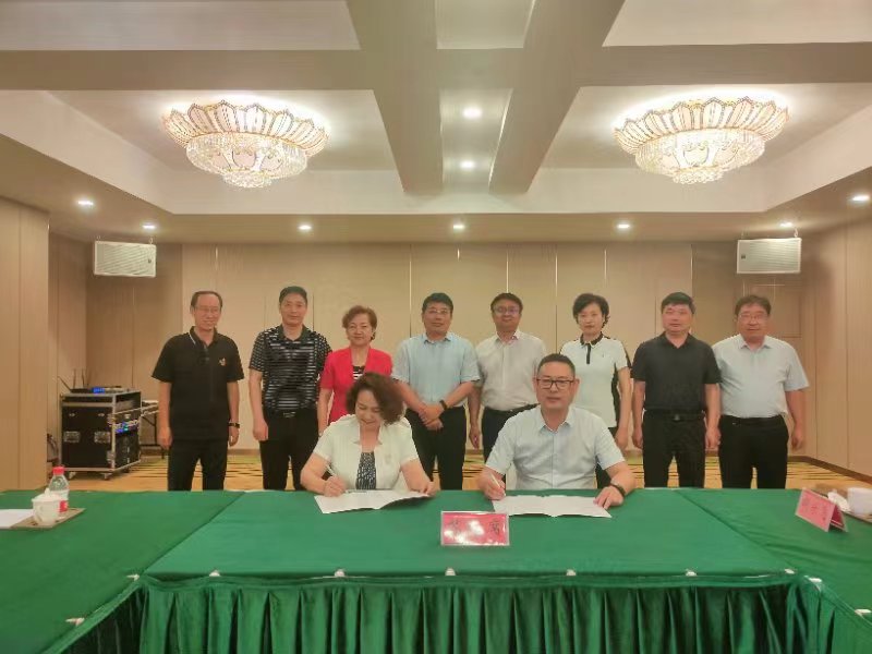 推动援建向基层延伸,平顶山市宝丰县科协与哈密市伊州区科协签订友好单位合作协议