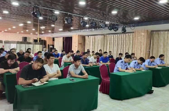 中牟警方整頓物流寄遞:手續不全強制關停 負責人拘留