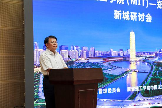 (郑州市委常委,郑东新区党工委书记,管委会主任王鹏)