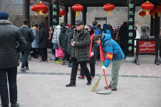 人气爆棚！20.7万游客欢聚云台山过大年！