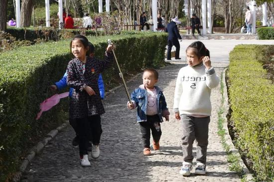 “春意盎然,春色醉人” 鸡冠洞开启春季旅游“火热”模式！