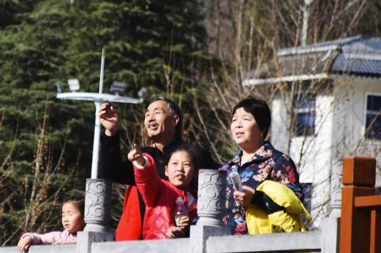 “春意盎然,春色醉人” 鸡冠洞开启春季旅游“火热”模式！