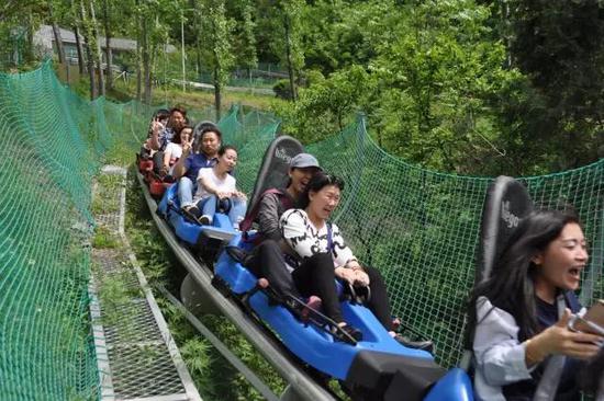 “春意盎然,春色醉人” 鸡冠洞开启春季旅游“火热”模式！