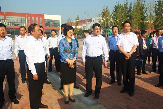 河南省城乡义务教育均衡发展暨农村学校建设现场推进会在濮阳南乐召开