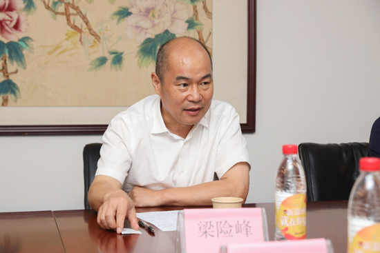 中共河南省委统战部副部长梁险峰听取社市委思想宣传工作汇报