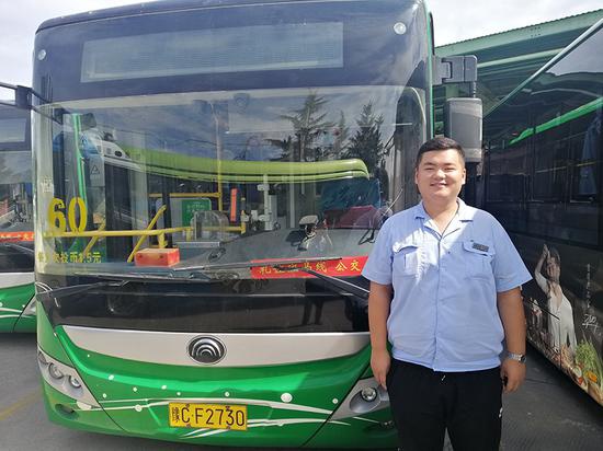 小男孩独自乘车 洛阳公交车长教科书式操作"暖心"