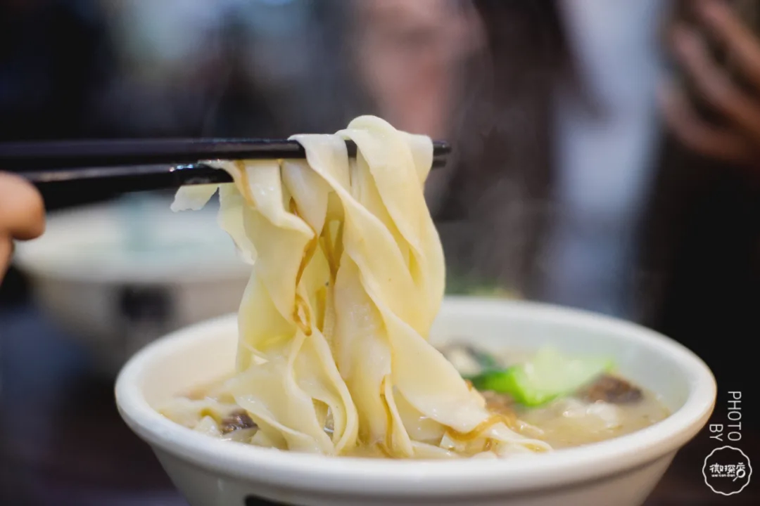 醇香浓郁老式烩面汤鲜味足羊肉烩面清爽可口捞烩面哪种烩面是你钟爱的