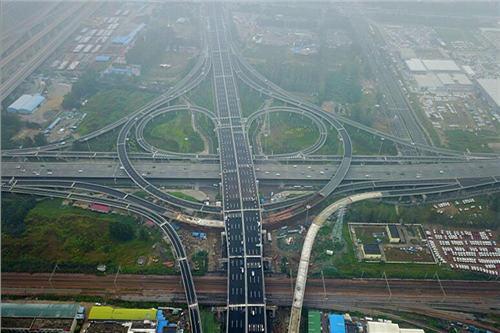 郑州三环画完最后一笔 东三环上跨陇海铁路主线通车