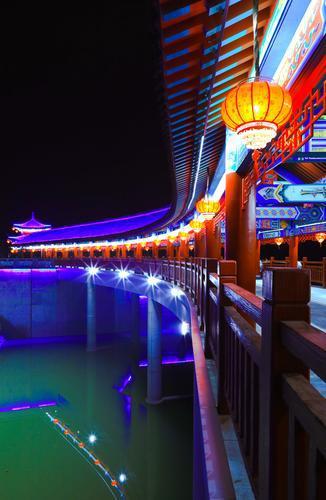 郑州赏蝶湖夜景仿若画中游图