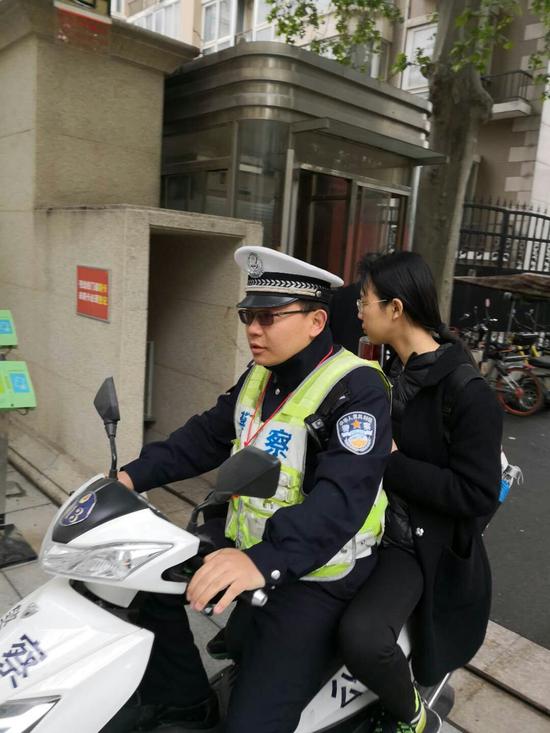 山东考生身份证丢失郑州交警让她感动得直掉泪