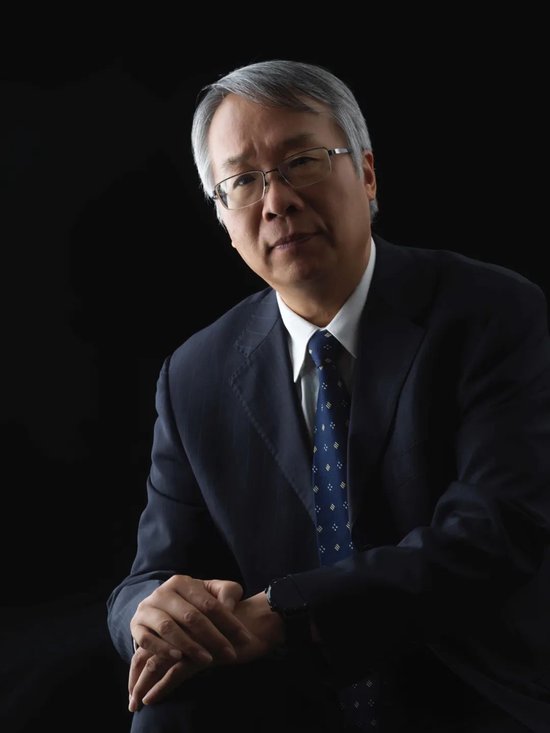 陈星灿跨越3000年在殷墟博物馆与大邑商相遇