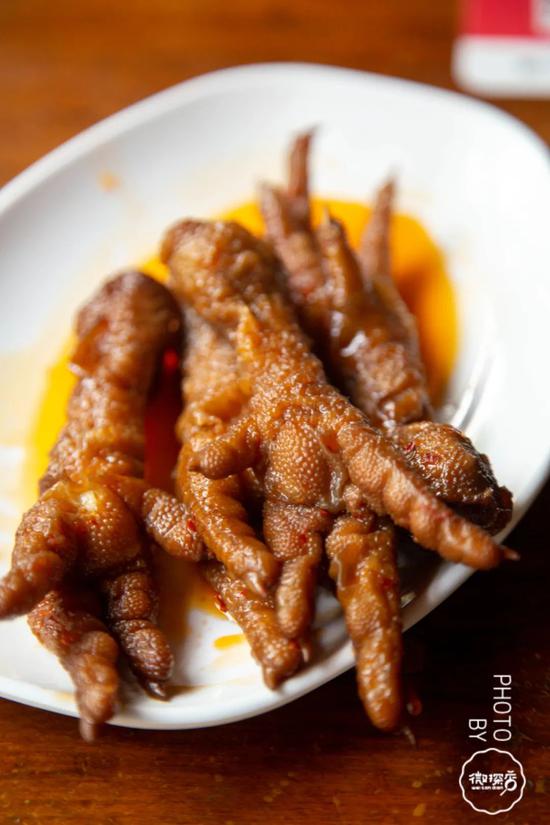 麻辣鲜香卤鸡爪!听说这家火了十几年的拉面馆要改名了?