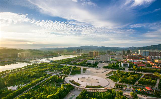 处处是景步步入画南阳西峡县建设提质结硕果图