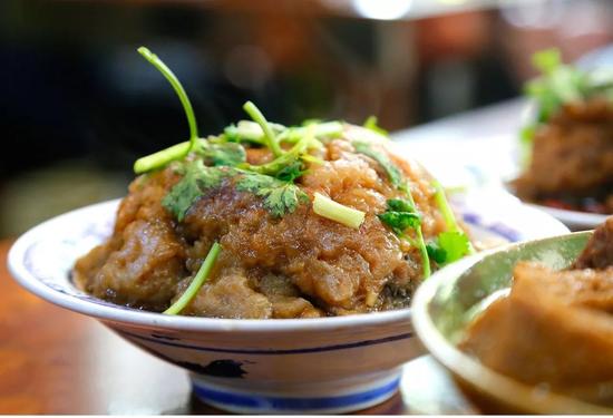 一碗热乎乎的酥肉扣碗,吃到最朴实的家的味道!