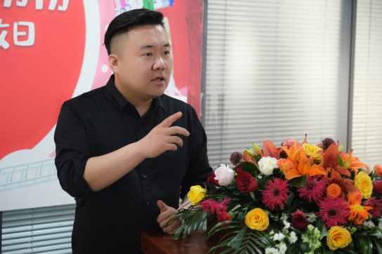 "老丁说奶粉"创始人丁小平