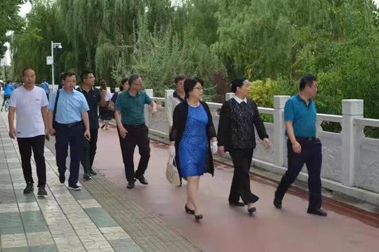 8月3日,九三学社商丘市委主委张春华一行,在九三学社兰州市委主委谢伟