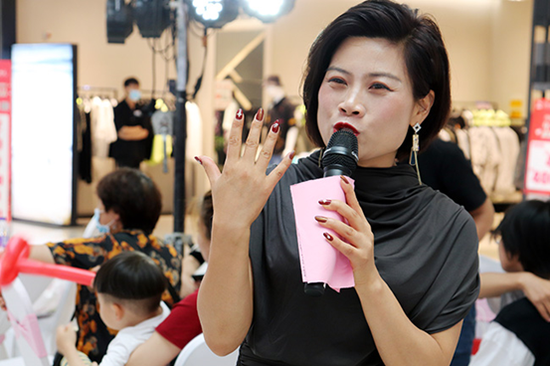 fingerbook指朴千人美甲节盛大举行