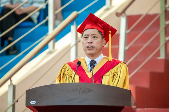 河南中医药大学校长许二平寄语2021届毕业生