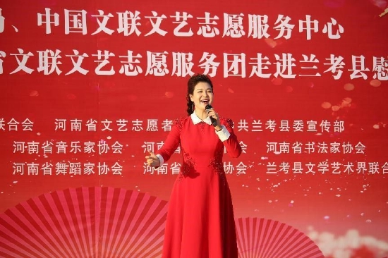 省文艺志愿者王光姣演唱歌曲《喊一声焦书记》《党派来的亲人》