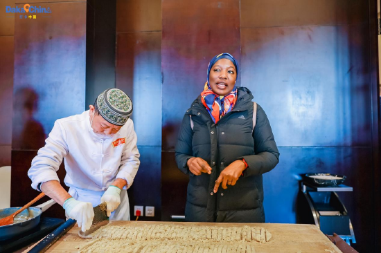 网红博主体验开封非遗