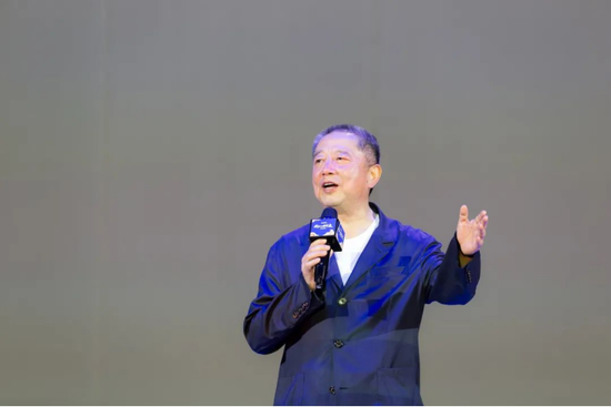 建业集团董事长胡葆森