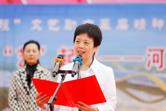 河南省文联党组成员、副主席蒋愈红致辞