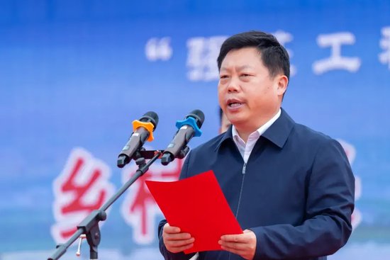 驻马店市委常委、秘书长王钦胜致辞