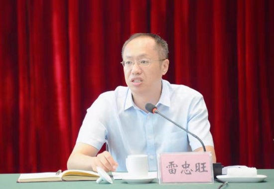 李承先强调,要提升政治站位,切实增强主题教育的思想自觉,行动自觉,把