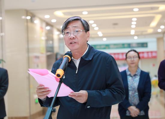 王文亮致欢迎辞,介绍了黄河科技学院的发展情况及科普工作开展情况.