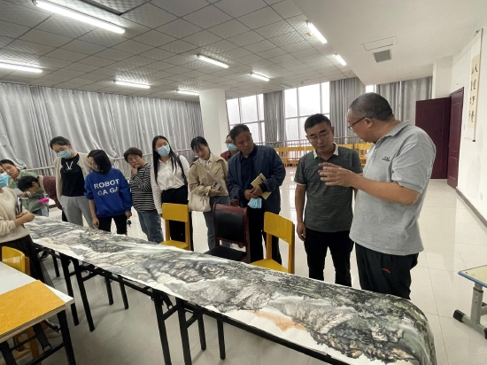 省文艺志愿者王圣松为学员授课