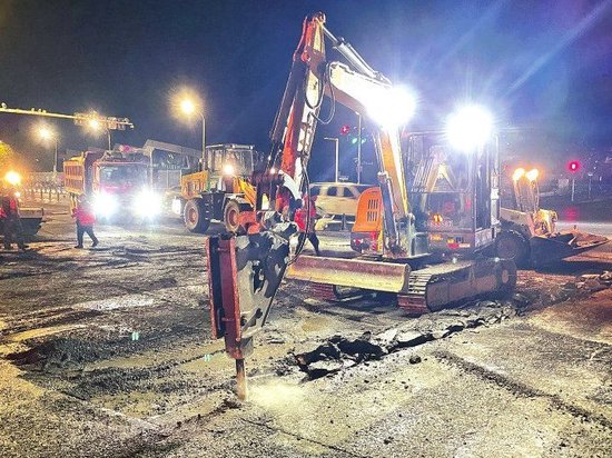 郑州金水城管启动夜间“道路修复手术”