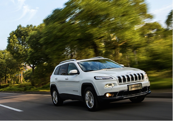 新车集中到店 全新jeep自由光即刻启程