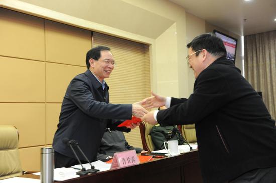 河南省副省长,省公安厅厅长许甘露出席会议并讲话