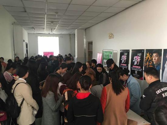 2016超女河南直通区校园海选落幕 万象城海选周末开启_新浪河南_新浪网