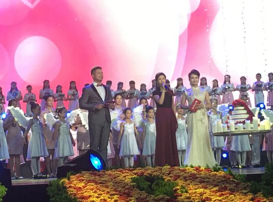 "信仰的力量"——建业教育集团二十周年感恩盛典盛大举行