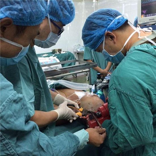 手术中.