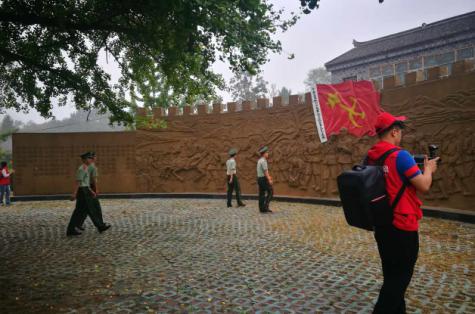 广场如今已经成了红色教育基地猛犸新闻记者 宋迎迎80年前,信阳罗山县