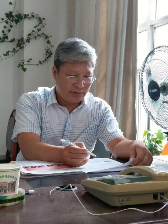 商丘市梁园区群工部黄振魁工部照