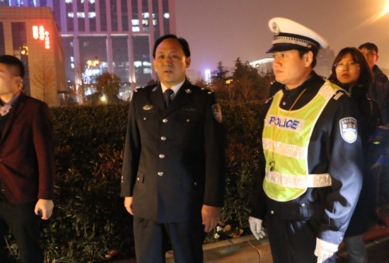 河南省交警总队队长冯国文视察现场