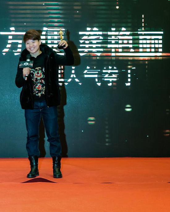 勇士的荣耀评为年度最具潜力赛事邱建良龚艳丽贠奇均获奖