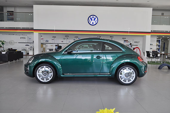甲壳虫以车身颜色绚烂多彩俘获众多时尚男女的心,此次车漆使用的竹篱