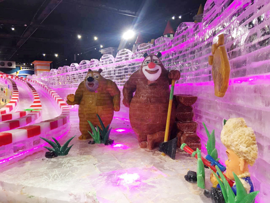 郑州冰雪城堡盛大开园看冰雕玩真雪尽享童话王国