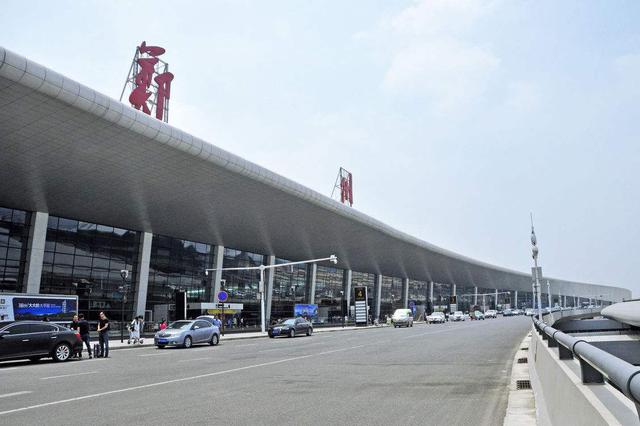 前俩月郑州机场客运增速超24% 居全国千万级机场首位