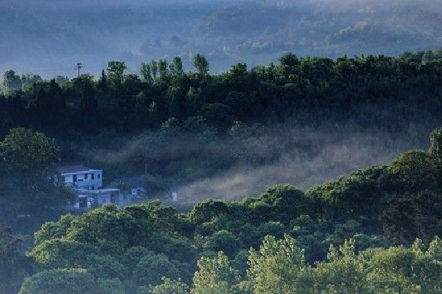 河南新县：赏乡村美景 觅平静美好（组图）
